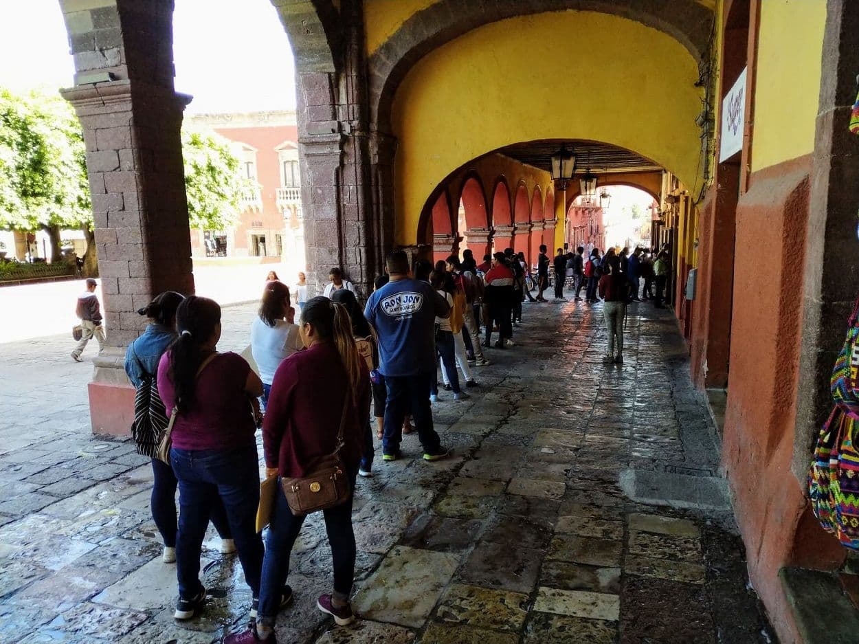 La Quincena: How to Avoid Long Lines at the ATM in Mexico